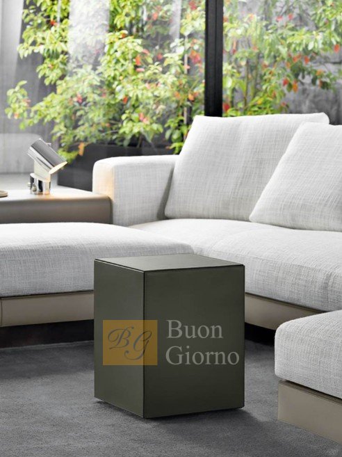 Журнальный столик Solid фабрики Minotti