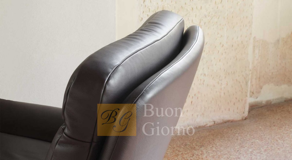 Кресло Aramis фабрики MONOGRAPHY