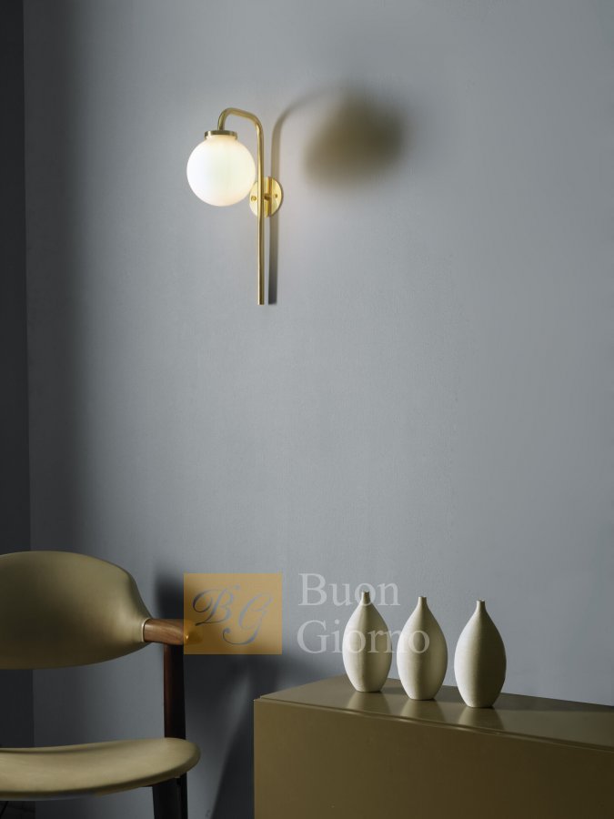 Настенный светильник BIG BULB OPAL фабрики CTO Lighting