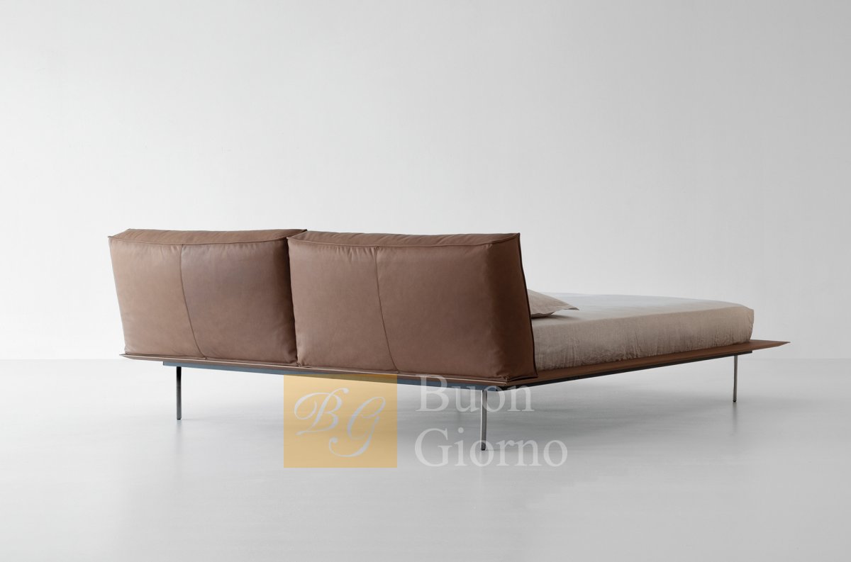 Кровать Vogue cuoio фабрики Cierre1972