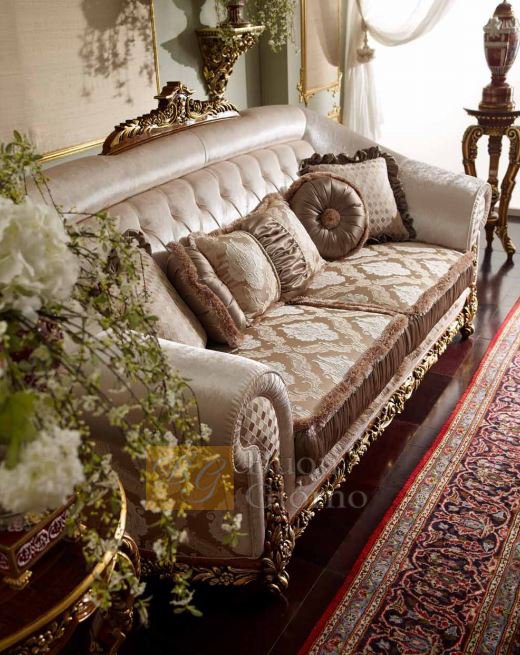 Диван и кресла в классическом стиле Camelie